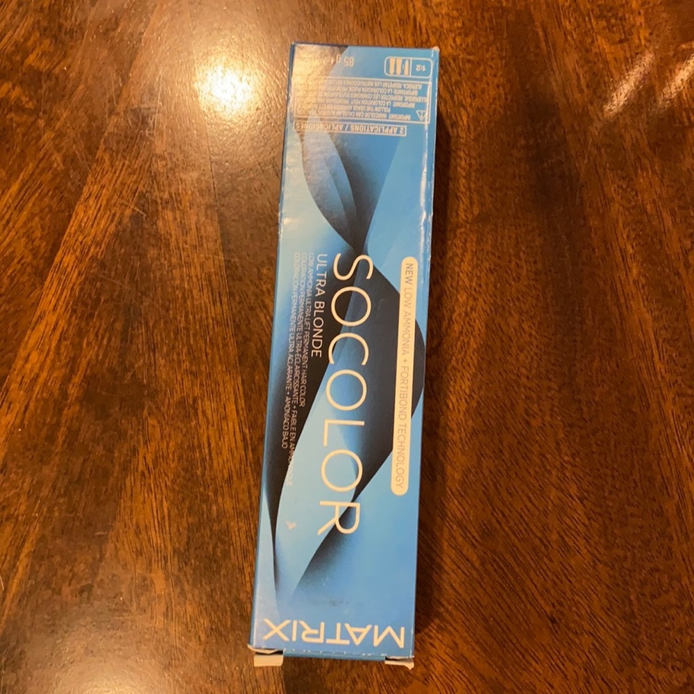 Matrix Socolor UL- Violet Opal Base 6-8 size 3 oz